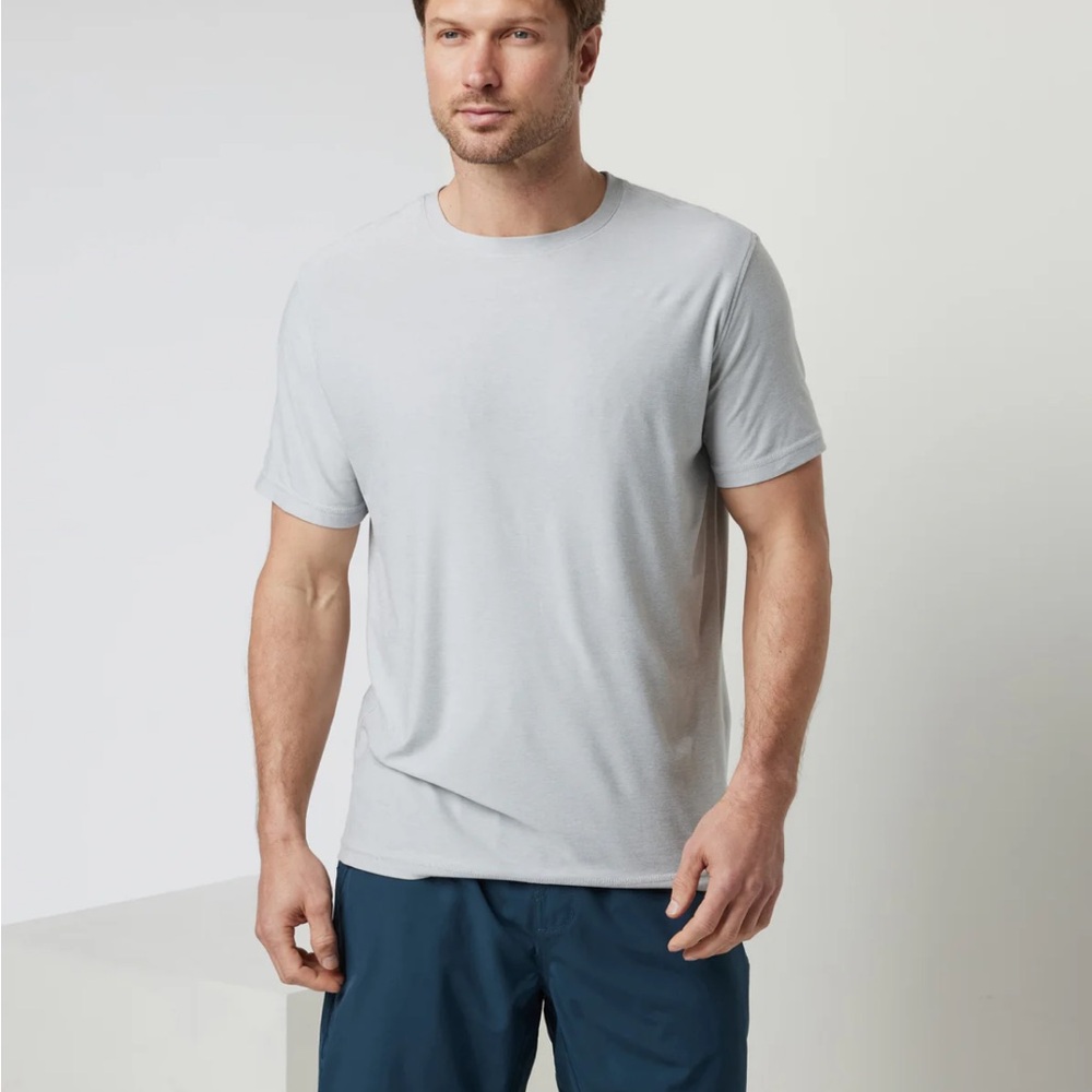 Vuori Strato Tech Platinum Heather Short Sleeve Tee